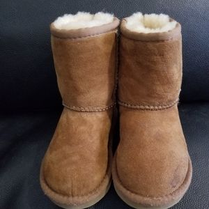 UGG toddler girl size 6